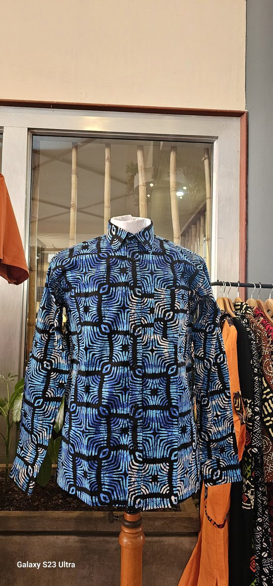 Gendidesigns123's tweet photo. African ankara shirts perfect for any occasion. 
Shop Now 🛍 https://t.co/ZDq5RFfODx