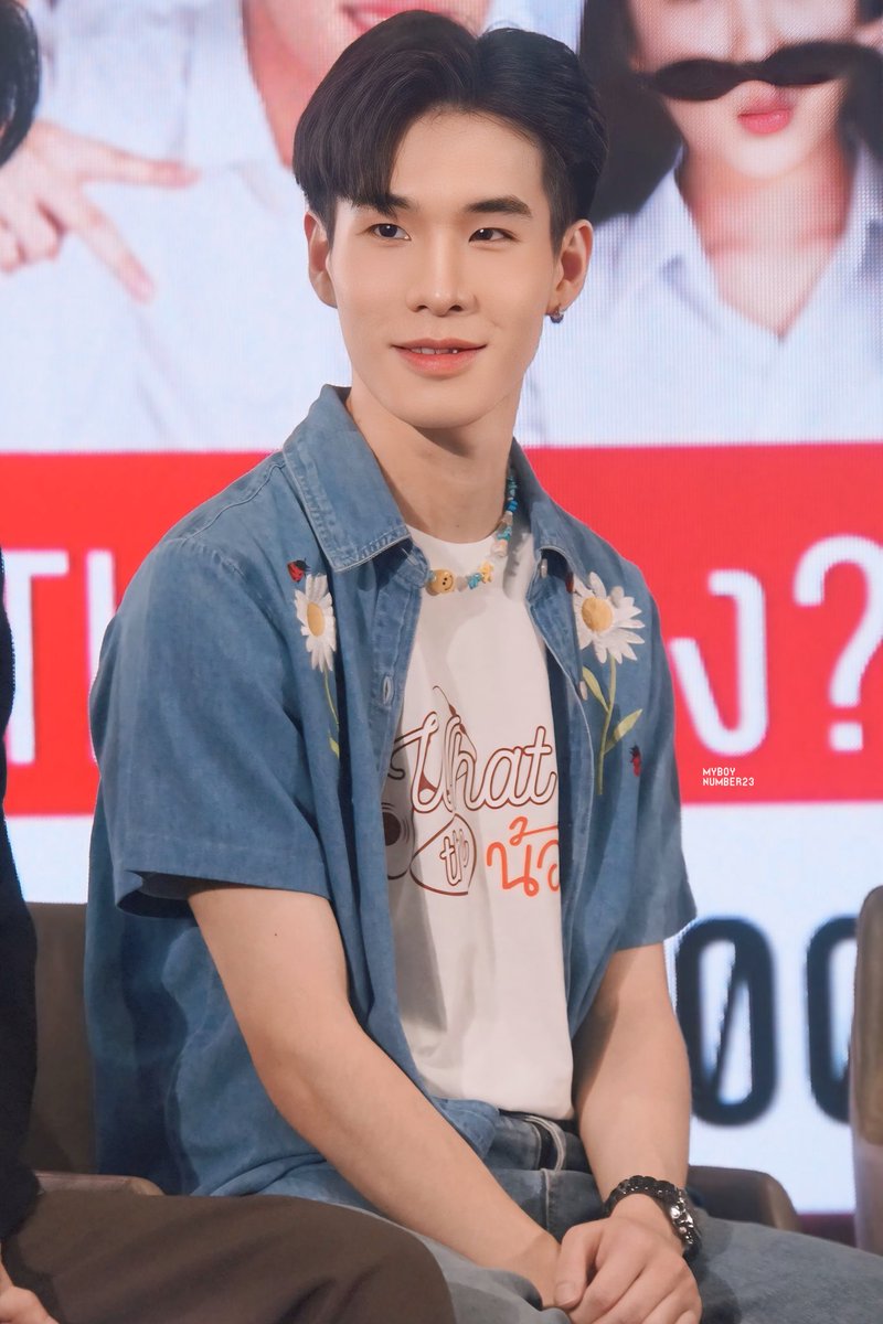 myboynumber23's tweet photo. น้องต้าร์ 😊

#ttarvch
#WhatTheNong 
#งานมหกรรมนิยายนานาชาติ2024 https://t.co/odeirxG3KK