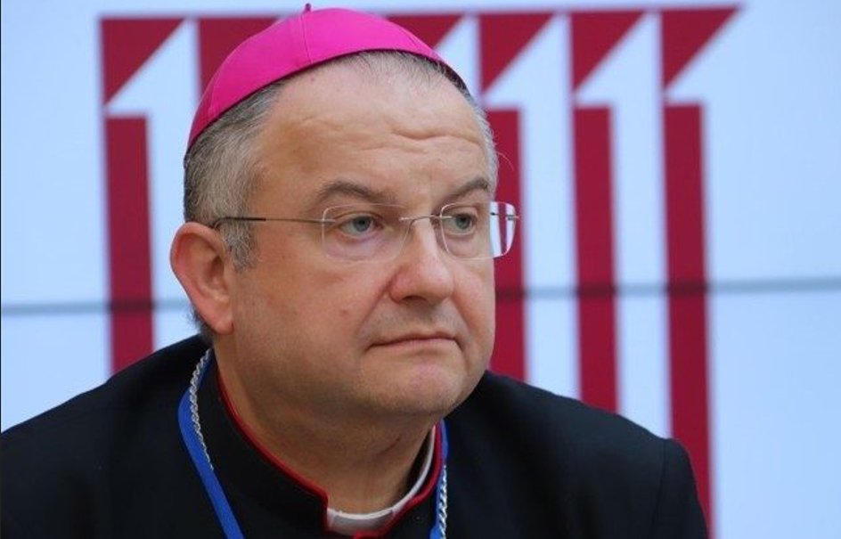 Pope Francis has appointed Archbishop Gábor Pintér as the new Apostolic Nuncio to Aotearoa New Zealand. He succeeds Archbishop Novatus Rugambwa, who returned to Rome in March after suffering a stroke last October. Full details: catholic.org.nz/news/media-rel…