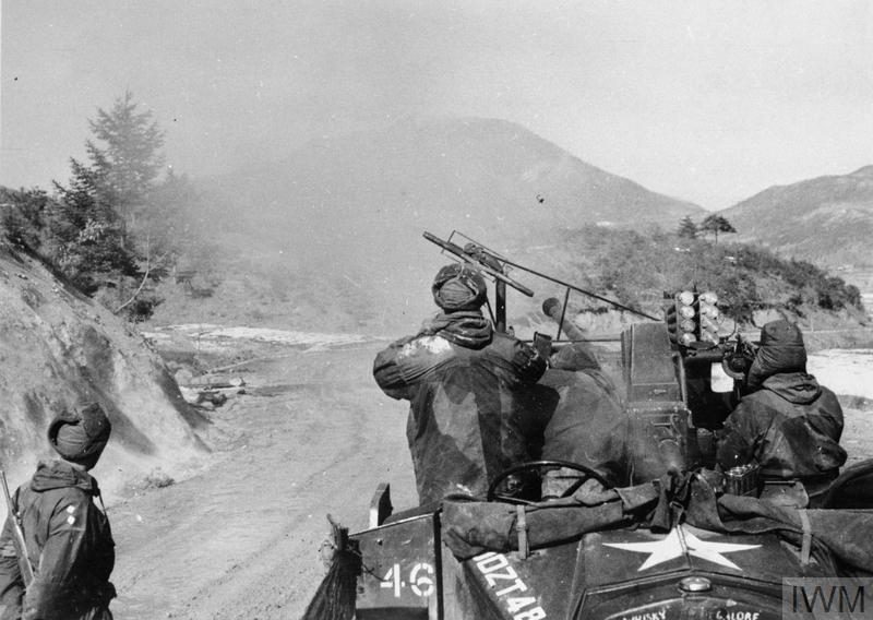 BCFK5053's tweet photo. A Bofors gun of 11th (Sphinx) Light Anti-Aircraft Battery firing at Chinese positions on Hill 327. The battery was in action shortly before the 1st Battalion, The Gloucestershire Regiment assaulted the heights to capture them.

(Image: IWM BF 374) https://t.co/b4qNCO8XII
