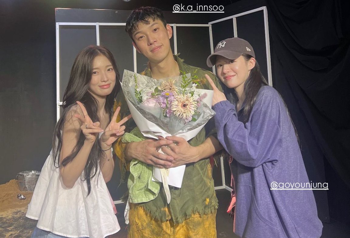 jaewook, hyewon and minhyun attended seja's premiere while younjung and arin attended insoo's play. HWANHON KIDS NEVER BACK DOWN NEVER WHAT?! 

#alchemyofsouls