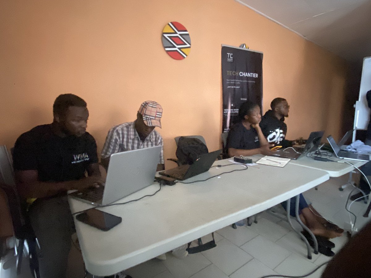 newDeal23's tweet photo. Day 2 Ongoing: WMA participants working on a @wikidata powered tool. 

Thanks to @wikimediaigbo @3ch310n @TechChantier for making this possible. 

#WMAHackKamerBuea 
#WMAHackKamer https://t.co/ObmWrcXZyP