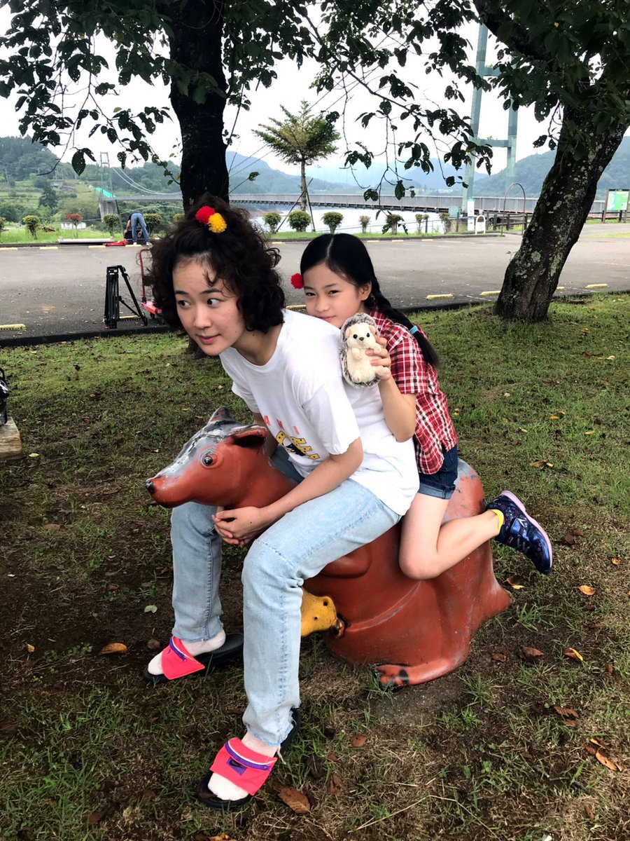 나기의휴식 여름드라마인줄 모르고 그냥 갑자기 보고 싶어져서 튼거였는데 완전 여름이었던..☀️ 진짜재밋닼ㅋㅋ