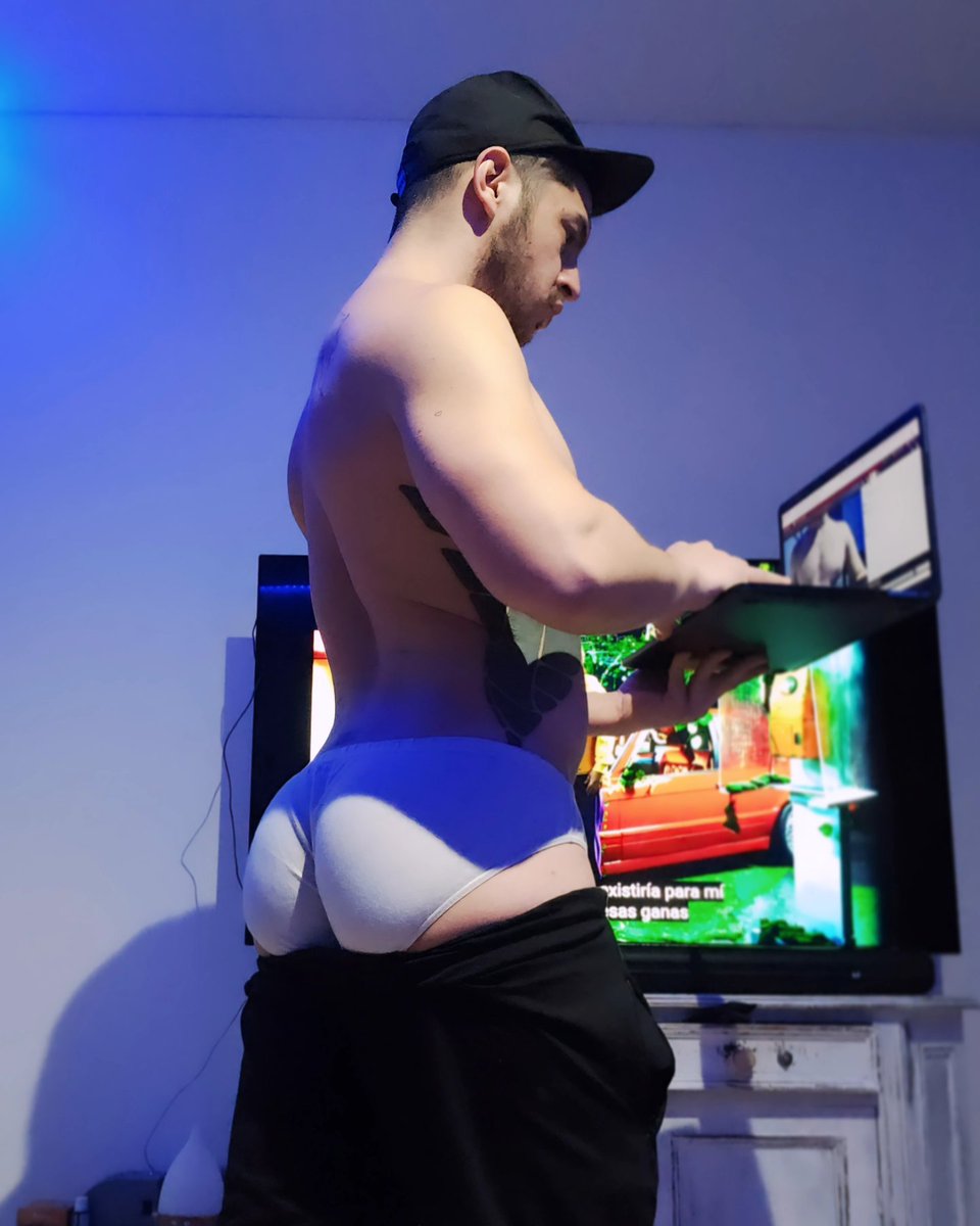 LAT 🍆💦🍑🙈 tweet media
