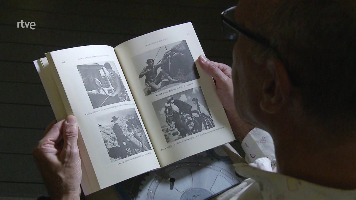 Qué absoluta maravilla, que en mi programa favorito, <a href="/DiasDeCine/">Días de Cine</a>, el gran <a href="/GerardoQuietMan/">Gerardo Sánchez 🎬</a> recomiende el libro que <a href="/miguel_olid/">Miguel Olid Suero</a> y yo dedicamos a la loca epopeya del oeste del siempre reivindicable Eduardo G. Maroto, "Oro vil. Western pionero español", editado por <a href="/SialPigmalion/">Grupo Editorial Sial Pigmalión</a>