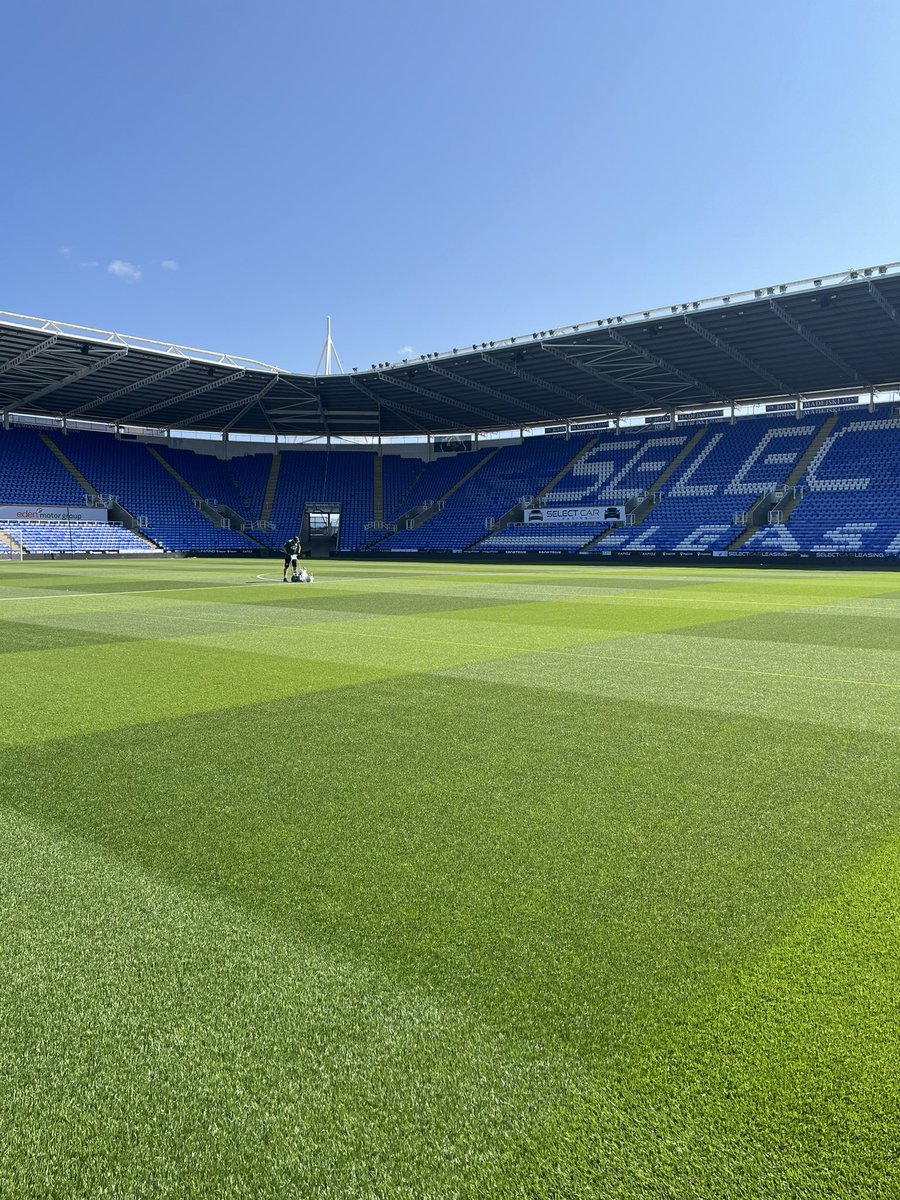 RFCD106's tweet image. Another grow in complete, another season ahead. Hopefully less hectic than the previous season and no more tennis balls🎾🤞

Game 1 VS QPR 💙