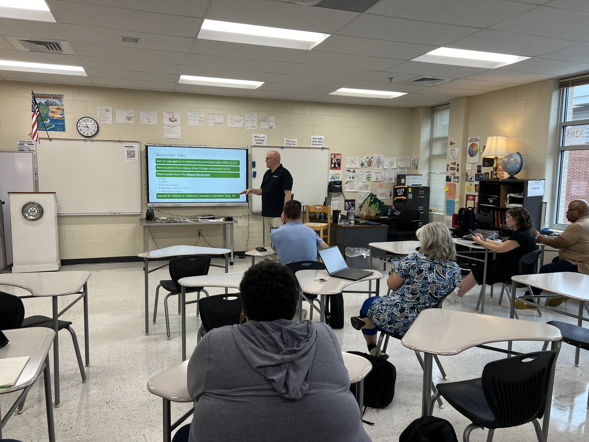 CobbSocStudies's tweet photo. Grateful for Cobb SS’s relationship with the @AtlantaFed and especially Princeton Williams! Our teachers always get so much out of his PL! Thanks, @princetonatl for four great and unique sessions! https://t.co/jebZPrk0HN