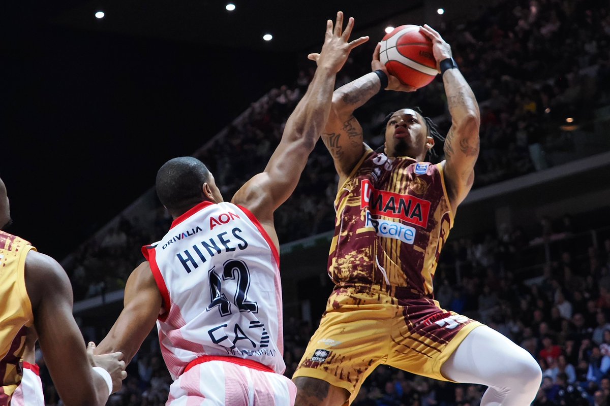 backdoor_pod's tweet photo. Rayjon Tucker alla Virtus Bologna, è ufficiale
Dopo diversi giorni di attesa, è arrivata infine la decisione di Rayjon Tucker: l'americano è ufficialmente un giocatore della Virtus.
#BasketMercato #EuroLeague #Legabasket #RayjonTucker
https://t.co/KYehHVDesE https://t.co/8MQYqOqJWR