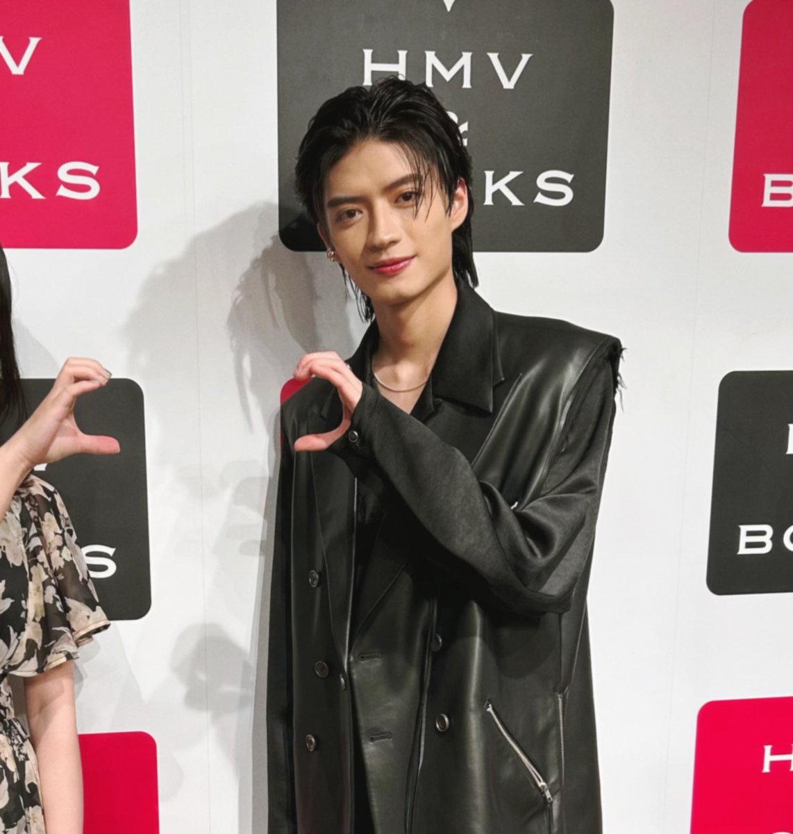 にょんす tweet media