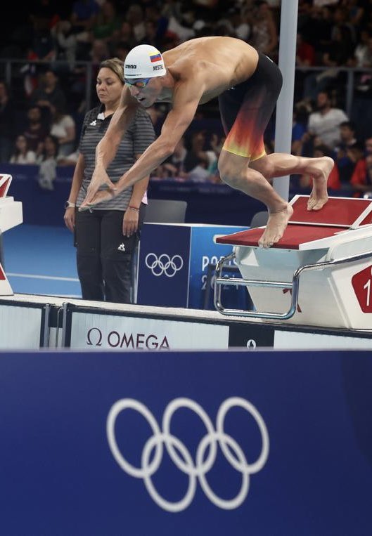 plusmarca_'s tweet photo. #París2024 🏊‍♂️ El venezolano 🇻🇪 Alfonso Mestre cierra de sexto en su heat (3) con tiempo de 3:48.20 que no le alcanzó para sumarse a la final de los 400 m masculinos.

🔅 Los ocho más rápidos de las series se clasifican para la final.
🔅Mestre se ubicó de 19 en la tabla general. https://t.co/axU4xfOzd9