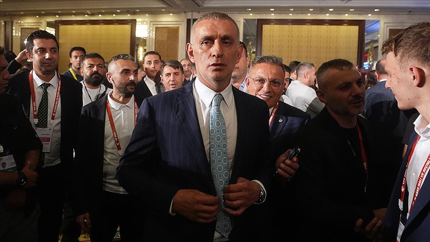 buzzspor's tweet photo. Ali Koç: "Yıllar sonra, o malum unsurları barındırmayan bir federasyon geldi." https://t.co/aW9fEmelCP
