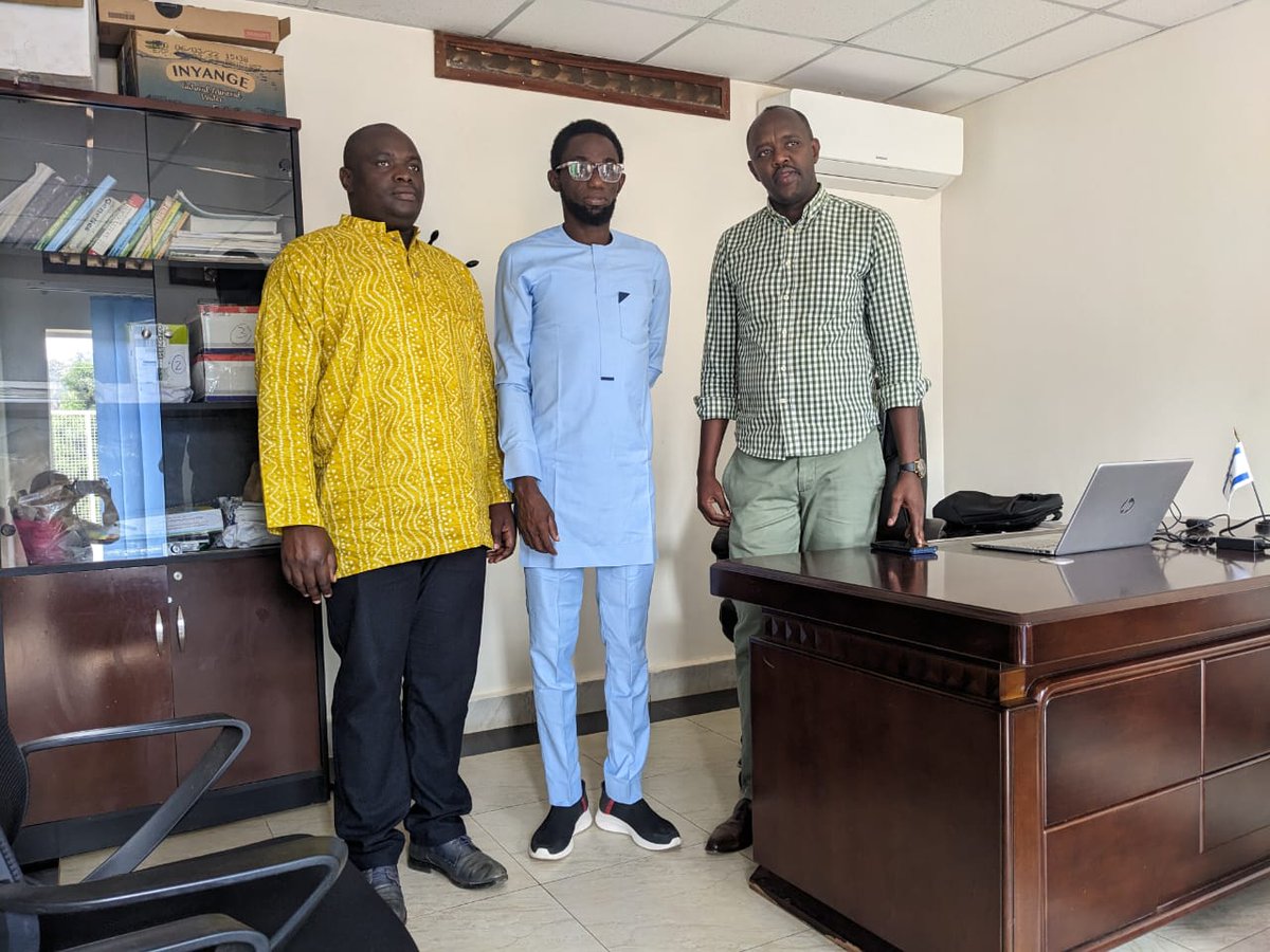 Samsonprolific's tweet photo. In the past 18 months, we've trained 6000 youths and women in Nigeria.

We will also extend our capacity development across 4 provinces, 30 districts, and 416 sectors in Rwanda.

Thank you to RWANDA YOUTHS IN AGRIBUSINESS FORUMN &amp; RWANDA HORTICULTURE CENTRE OF EXCELLENCE https://t.co/EB1TLNTBiw