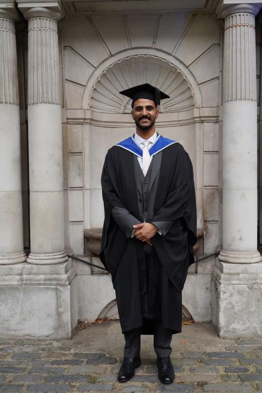 Abadiyan_'s tweet photo. الحمدلله حتى يبلغُ الحمدُ منتهاه، تخرجت من جامعة كوين ميري في لندن بمرتبة الشرف في تخصص الهندسة الكيميائية. 

رضينا واخضَّرت الدروب، الحمدلله https://t.co/4tNGm69nWu