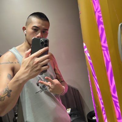 #NewProfilePic (新個人資料照片)