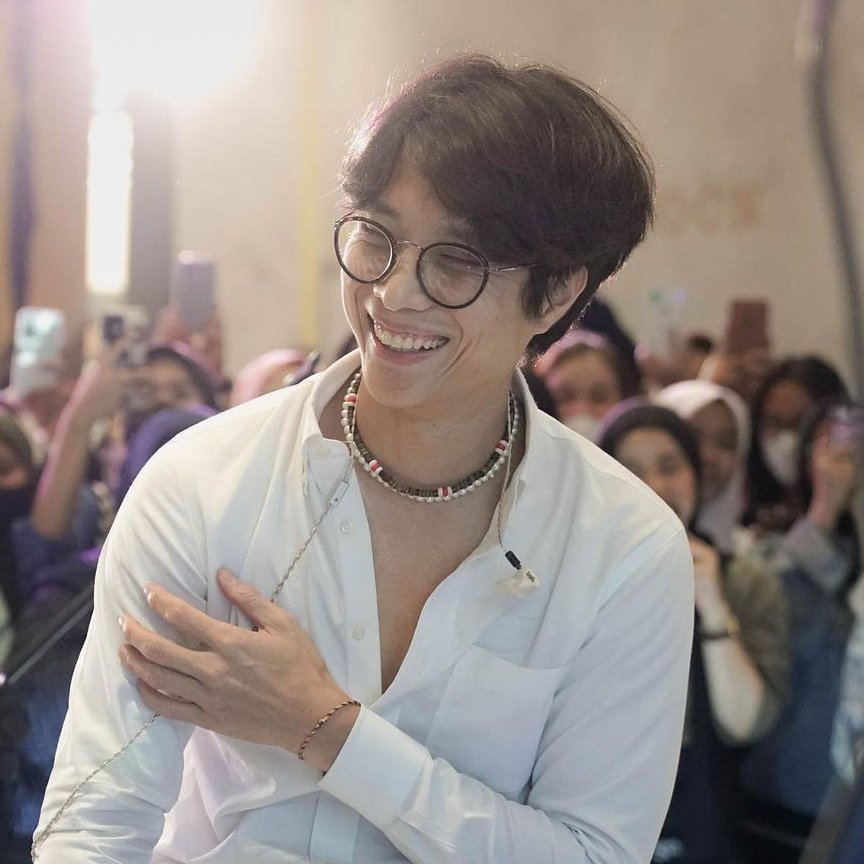 #NewProfilePic, setelah menjadi gepeng, saatnya Mahawira melokal. 🤟🏼