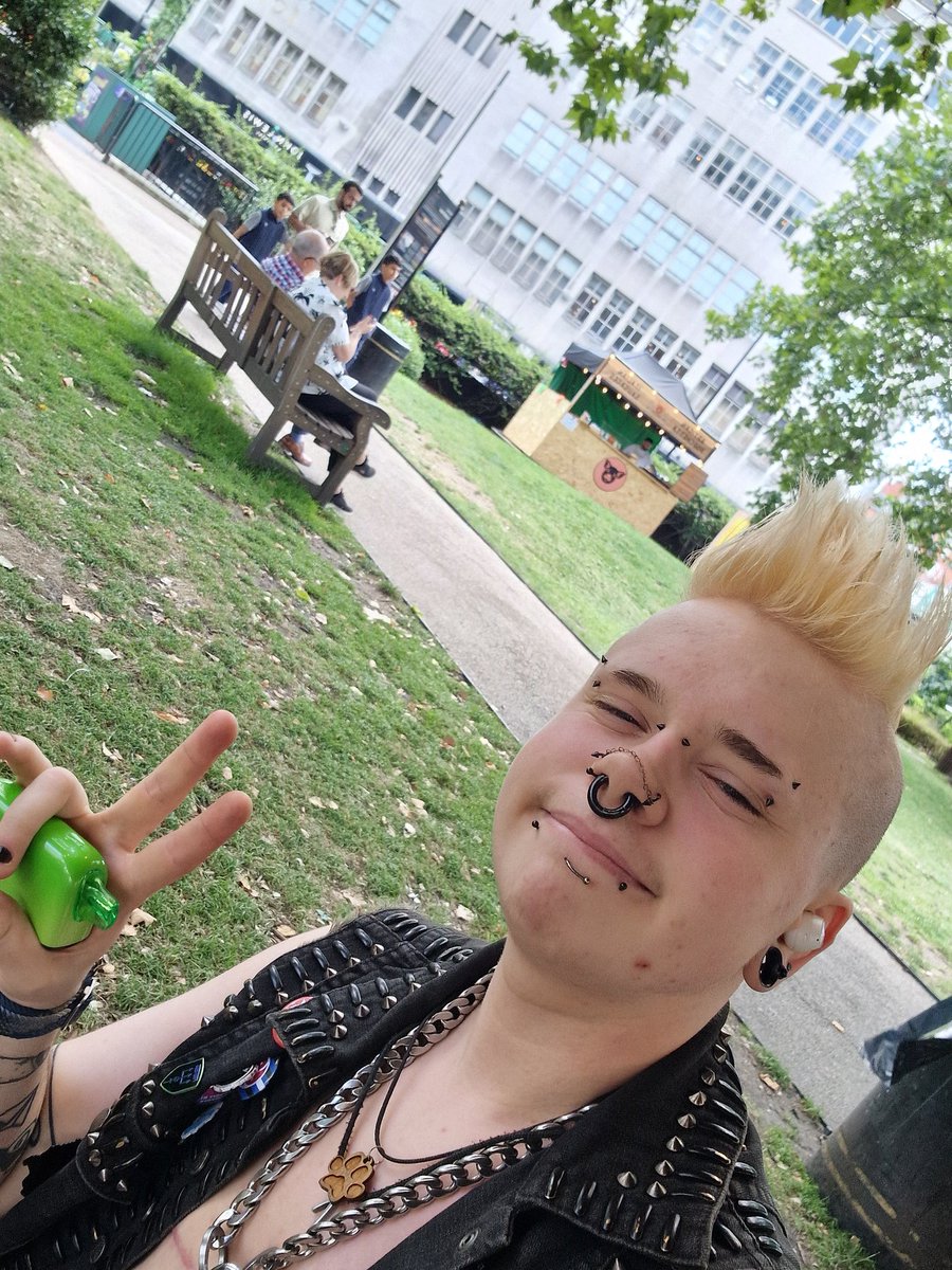 . <a href="/LDNLeather/">LondonLeatherMen</a> and <a href="/ProteusLthrUKI/">Proteus Leather UK & Ireland</a> people! Come find me in cavendish square opposite the pravha stand under one of the sunshades!