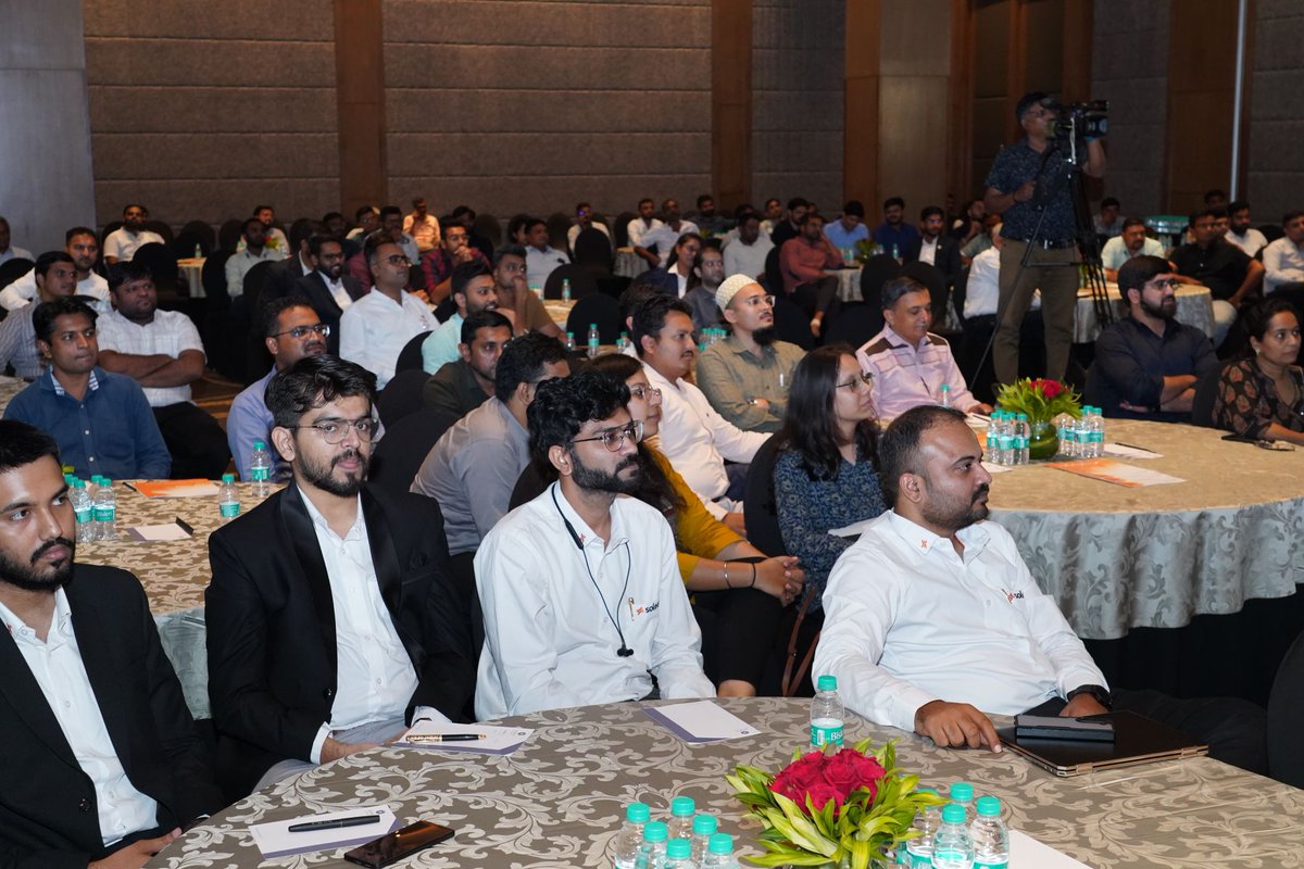 BangaLtd's tweet image. An incredible grand product launch by Solis in Gujarat! Excited for the innovations on the horizon! Here’s to a future filled with groundbreaking advancements and success.

📞Contact us on 1800 890 3051
🌎Visit us at: bangasolar.com

#bangasolar #Solis #solardistributor