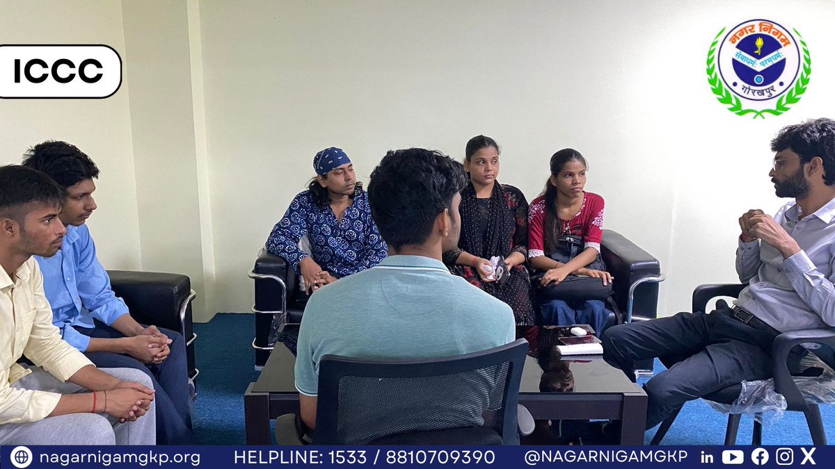NagarNigamGkp's tweet photo. ULB Code:801160

Students from @MmmutOfficial and interns at @weembrace_ NGO visited Nagar Nigam to learn about the city's waste management processes and effective awareness campaigns.A step towards a cleaner,greener future!🌿 #Sustainability #WasteManagement #CommunityEngagement https://t.co/Hyj2jAaFad