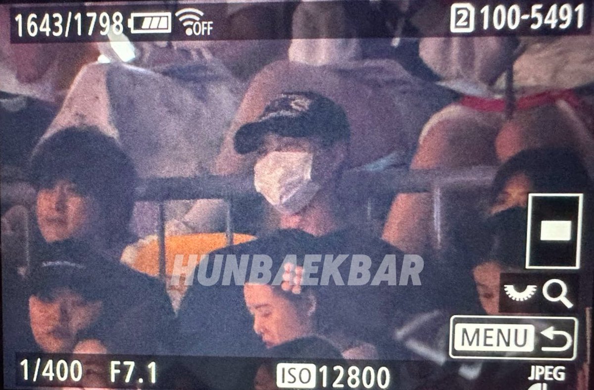 240727 Lonsdaleite [dot]’ in Seoul 
他来看我的演唱会🥺
#세훈 #sehun #吴世勋 #hunbaek #훈백