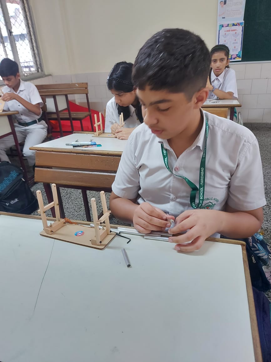 MyStemLab's tweet photo. Exploring the harmony of STEM! 🎶✨ Our Grade 8 students at Delhi Public School Sector 19 Faridabad are taking their metallophone skills to the next level with this exciting STEM activity! #STEMEducation #MusicAndScience #DPSFaridabad #FutureScientists #mystemlab https://t.co/03vlTnF7e8