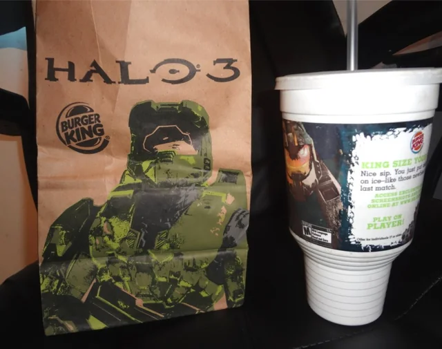 VideoGameHstry's tweet photo. Halo 3 just dropped but first I need to pick up some Burger King https://t.co/jiKJl94McT