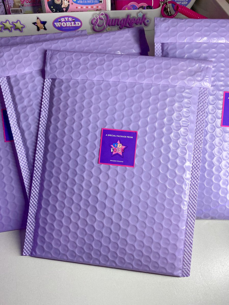 giveaway ★

mystery package with 97koosz goodies
➜ inclusions:
• 1 random keyring
• 1 random button pin
• prints and stickers 

rules:
• 1 winner 
• like &amp; rt this tweet
• ph only

ends on july 31 ♡