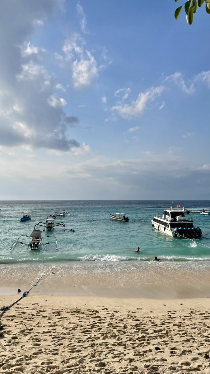 IT IS FINALLY HAPPENING!!!

I am organising a trip to Indonesia this October!!! 🇮🇩

we’ll surf, snorkel, chill, explore different islands, go to waterfalls, live the island life!! 🏝️ 🏄

block your calendars!!

🗓️ 2 Oct to 12 Oct

more details will be out soon

<a href="/modern_nomads_/">The Modern Nomads</a>