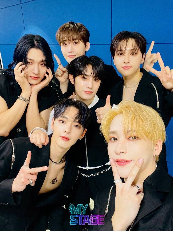 OnlyOneOfLyOns's tweet photo. 📢 VOTE: OnlyOneOf are nominated for best kpop group of all time! 

🔗 https://t.co/tM2IjB0sSW

doing well in this poll gives them exposure and voting is unlimited!

#OnlyOneOf #온리원오브 https://t.co/KCBHtXLeJ3
