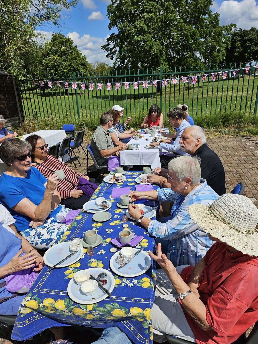 Lovely sunny day for our tea party! ☕️🫖