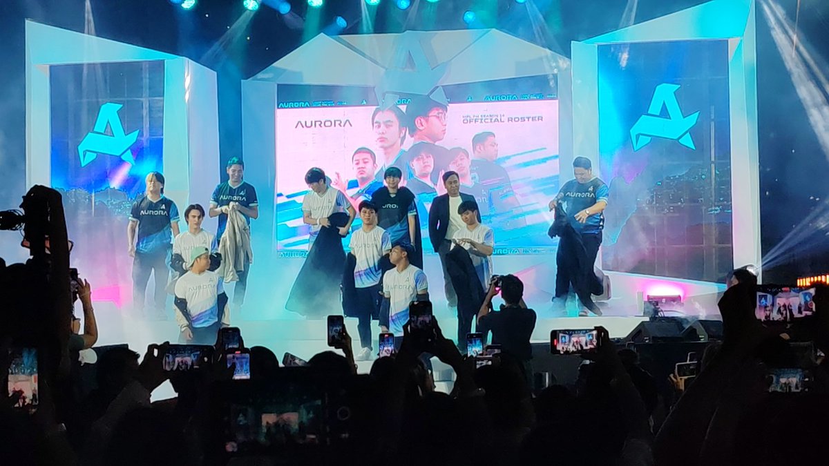 JUST IN: Aurora Gaming unveils its all-star roster ahead of MPL Philippines Season 14!  

Renejay "Renejay" Barcarse 
Edward "Edward" Dapadap 
Kenneth "Yue" Tadeo 
Jonard "Demonkite" Caranto 
Dominic "Domeng" del Mundo 
Ben "Benthings" Maglaque #AuroraMLBB | via <a href="/kennedyzcaacbay/">Kennedy Caacbay</a>