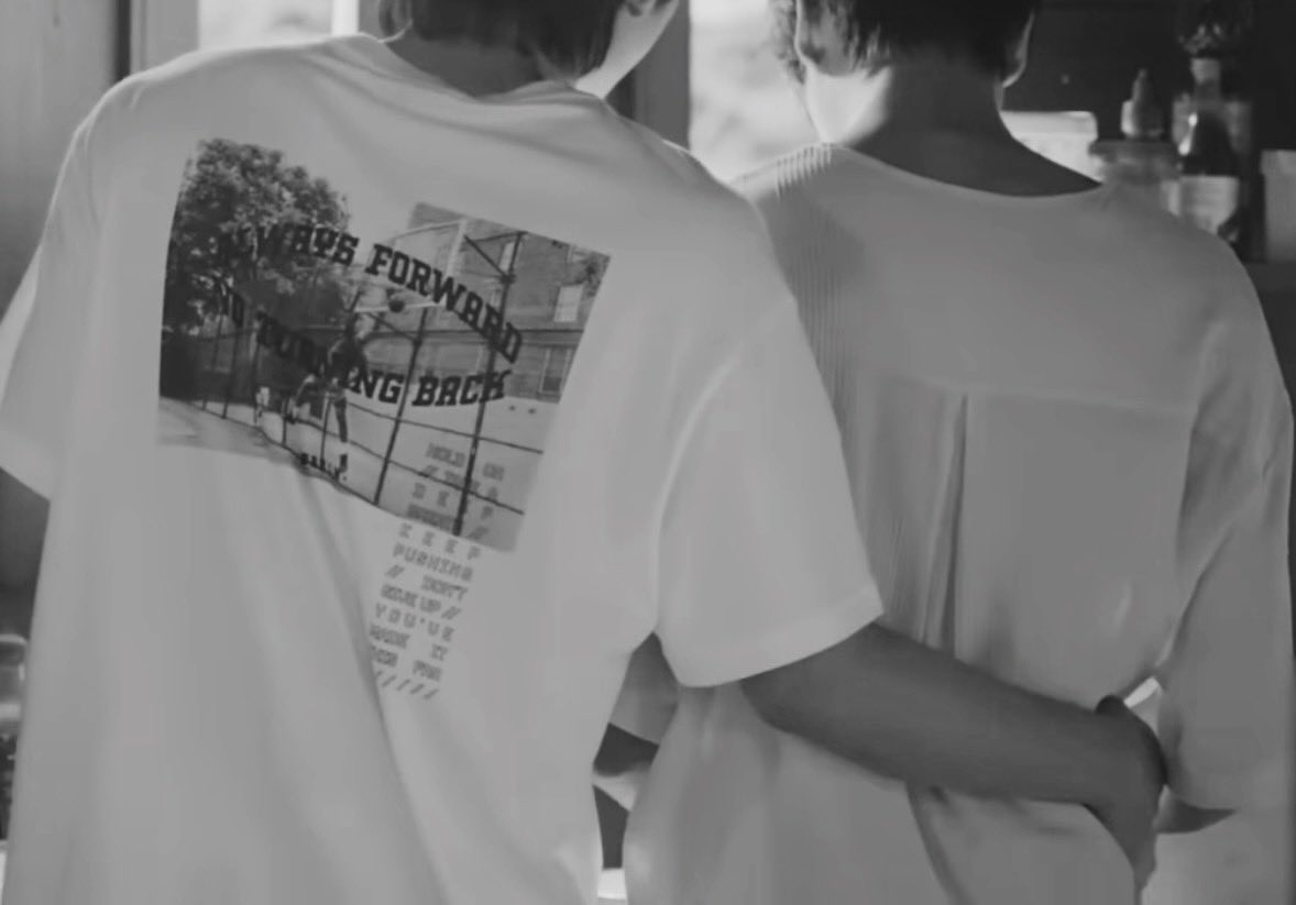 a short #pondphuwin au.

𝘵𝘩𝘦 𝘸𝘰𝘳𝘭𝘥 𝘸𝘩𝘦𝘳𝘦 𝘶 𝘦𝘹𝘪𝘴𝘵.

꒰ unfear ꒱ .