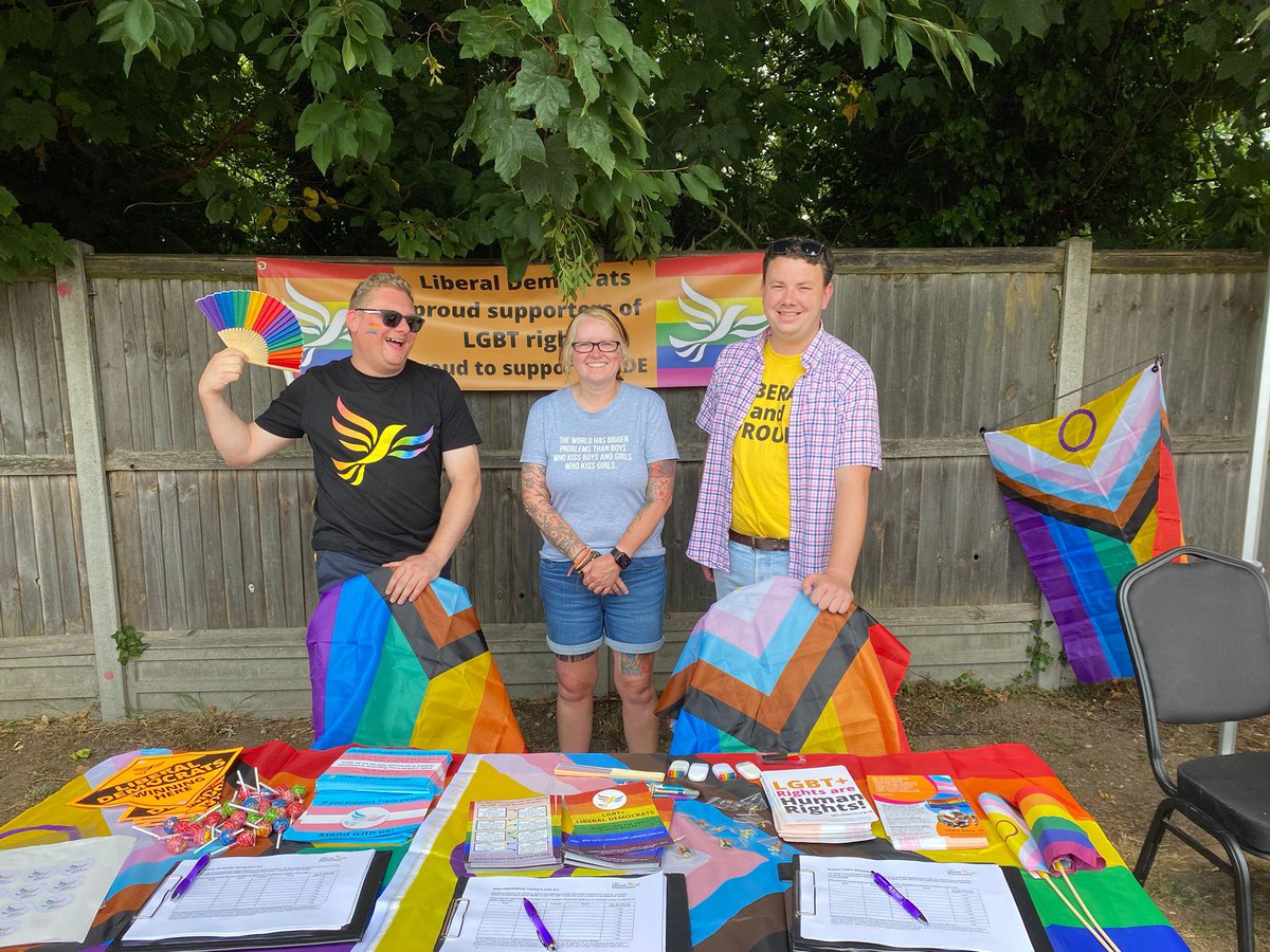 Great to see many of our councillors and members representing and supporting the LGBTQ+🏳️‍⚧️ 🏳️‍🌈 community at Faversham Pride this weekend at the West Faversham Community Centre. #LGBTQ #prideweekend <a href="/swalelibdems/">Swale Lib Dems</a> <a href="/SELibDems/">Liberal Democrats, South East</a>