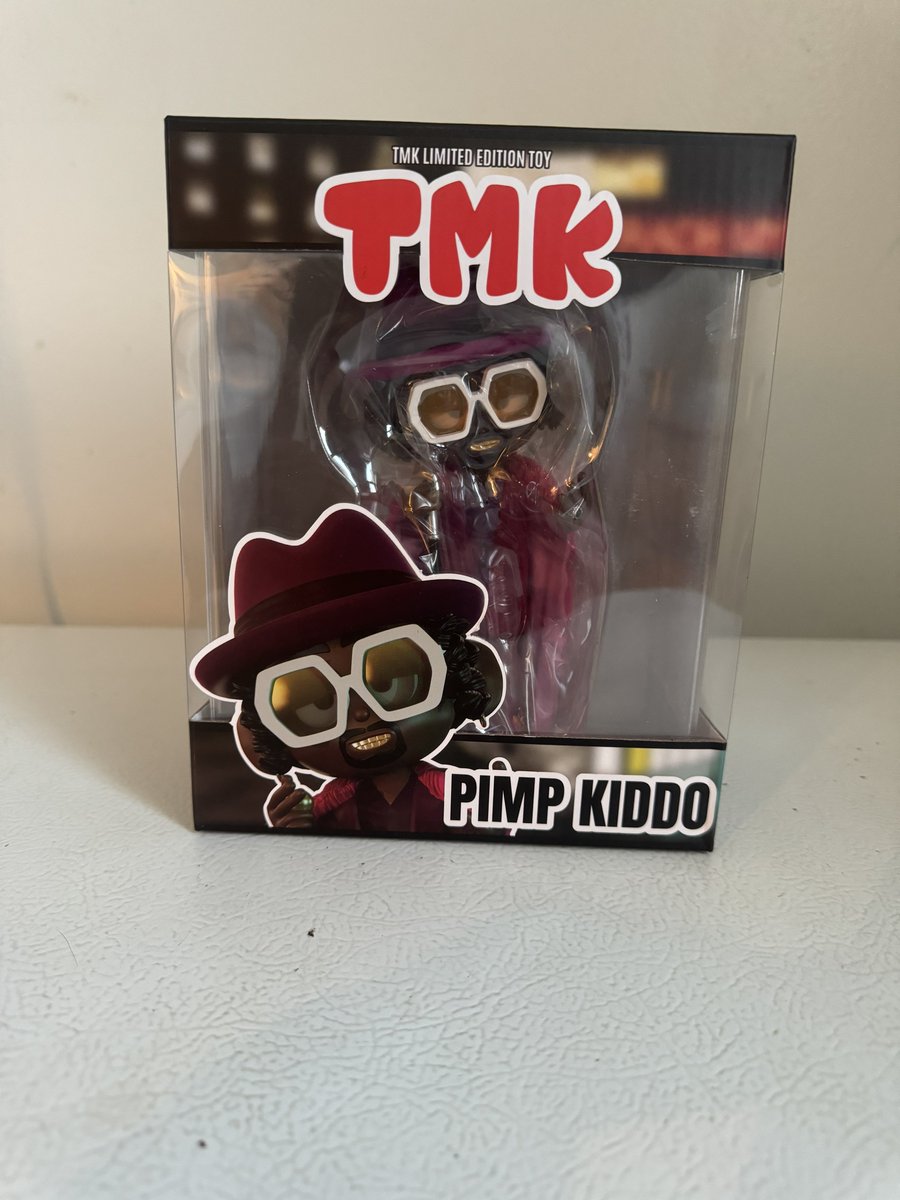 shawnburnett33's tweet photo. ARE YOU CRAZY 🔥🔥 in all realness receiving this toy brought tears to my eyes. The hardships that we as a @TMKNFT brand went through just hours to show how far we come. Big shoutout to @SantiagoBenzi for this blessing ❤️ no words can’t even express what I’m feeling now! Day 1 OG https://t.co/WpLWGIc1Bf