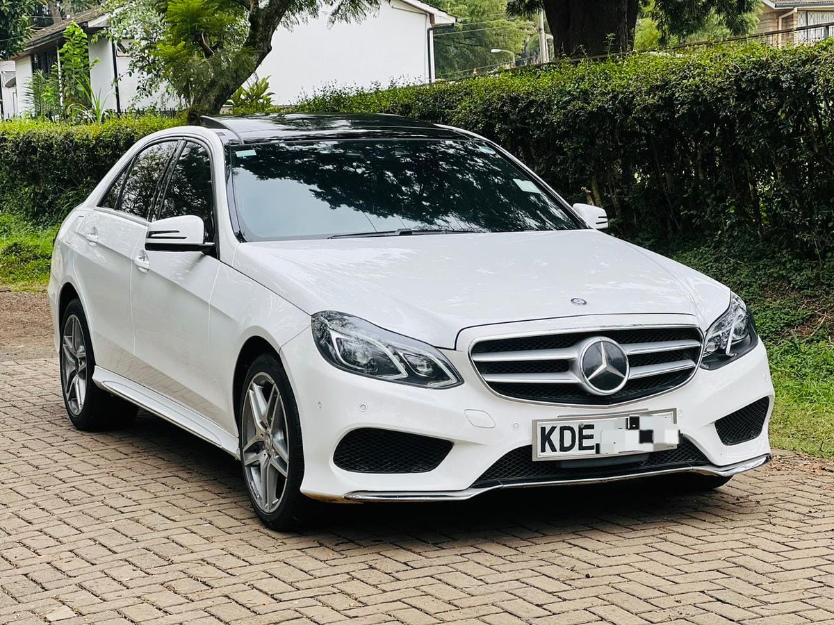BigJs_Motors's tweet image. Sleek and Stylish 📷
Model: Mercedes Benz|E250|2014
Engine: 1.8l
Features: Leather Interior|Sunroof
Price: 3.1M
Caption: "Upgrade your commute with the E250 – where style meets performance. Safety, luxury, and affordability in one sleek package. #ExploreWithBigJs #FastLaneLife