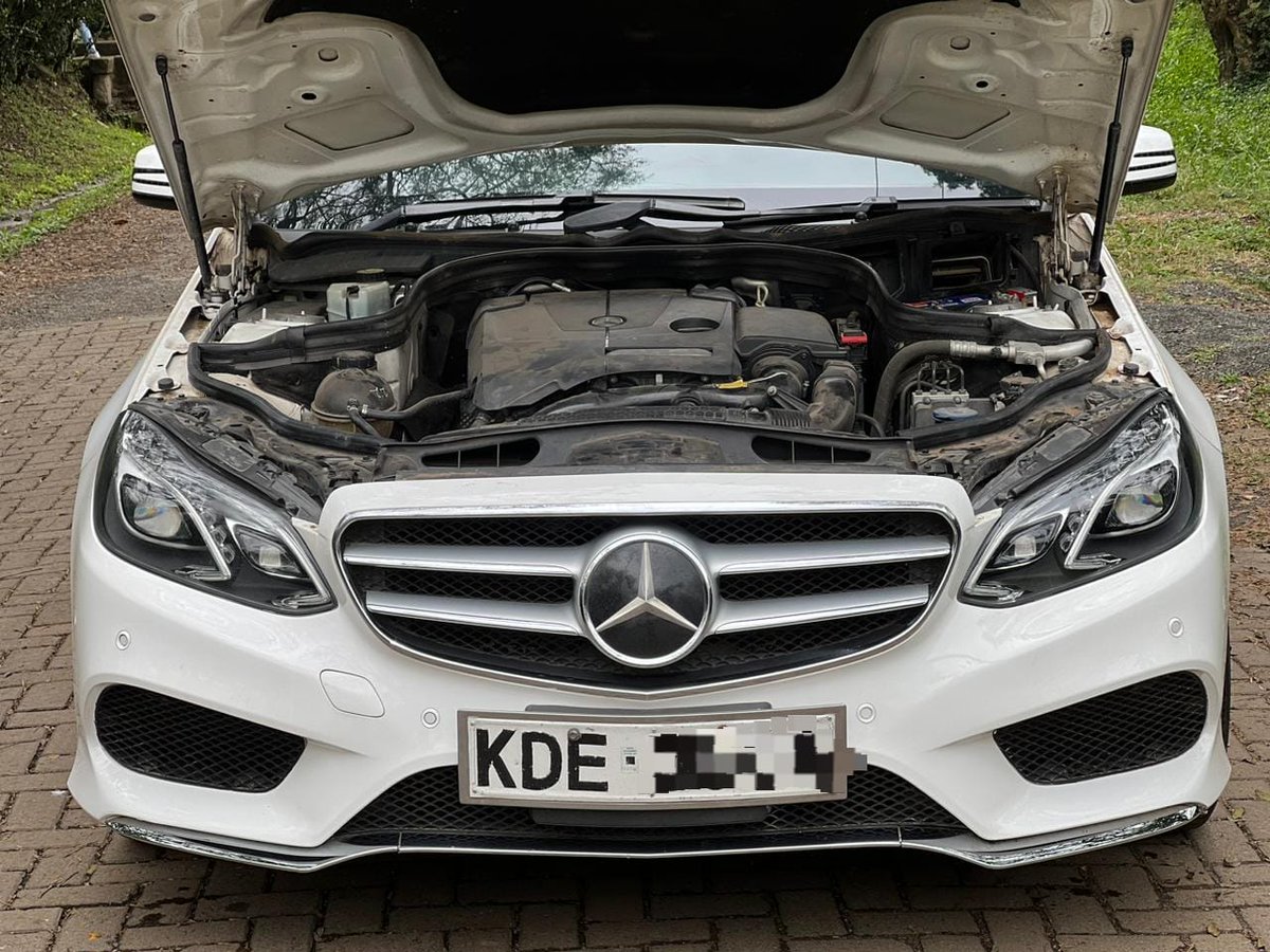 BigJs_Motors's tweet image. Sleek and Stylish 📷
Model: Mercedes Benz|E250|2014
Engine: 1.8l
Features: Leather Interior|Sunroof
Price: 3.1M
Caption: "Upgrade your commute with the E250 – where style meets performance. Safety, luxury, and affordability in one sleek package. #ExploreWithBigJs #FastLaneLife