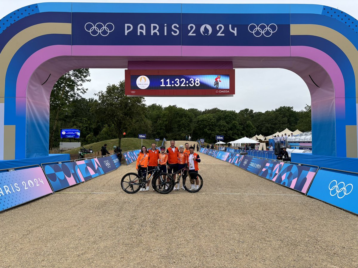 StijnBoek's tweet photo. Mtb-team klaar voor wedstrijd van morgen @KNWU @TeamNLtweets @Olympics https://t.co/5uEkkH7PQb