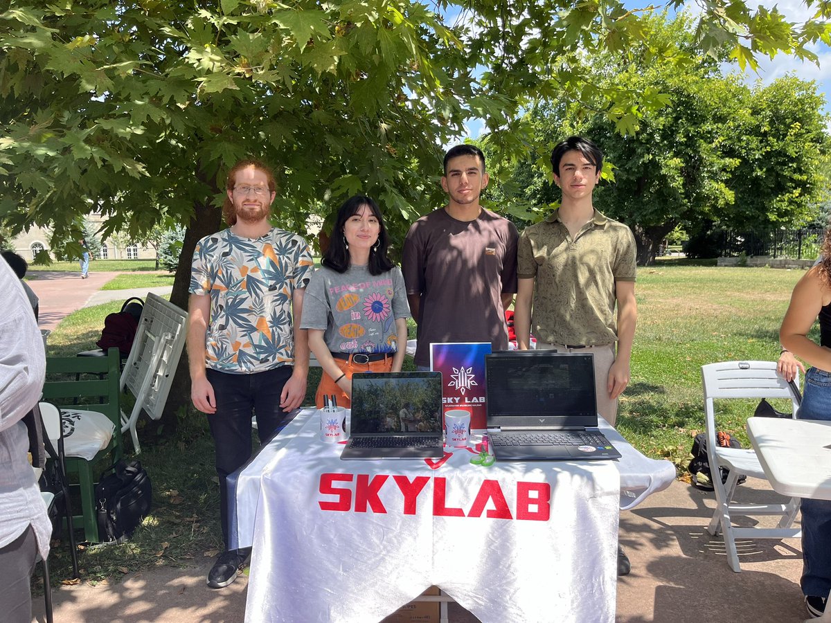 ytu_ce's tweet photo. Öğrenci kulüplerimizle tanıştınız mı?🤗 SKYLAB ve IEEE Computer Society orta bahçede sizleri bekliyor💫⭐️💻
#ytuce #skylab #ieeecs #KulüpleriyleLiderYTÜ #SendeBirYıldızOl https://t.co/D0vVqyedvE