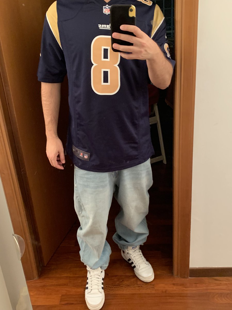 GG9219's tweet photo. NFL jersey, baggys and adidas top ten 🔝 https://t.co/n1XRvHyOpb