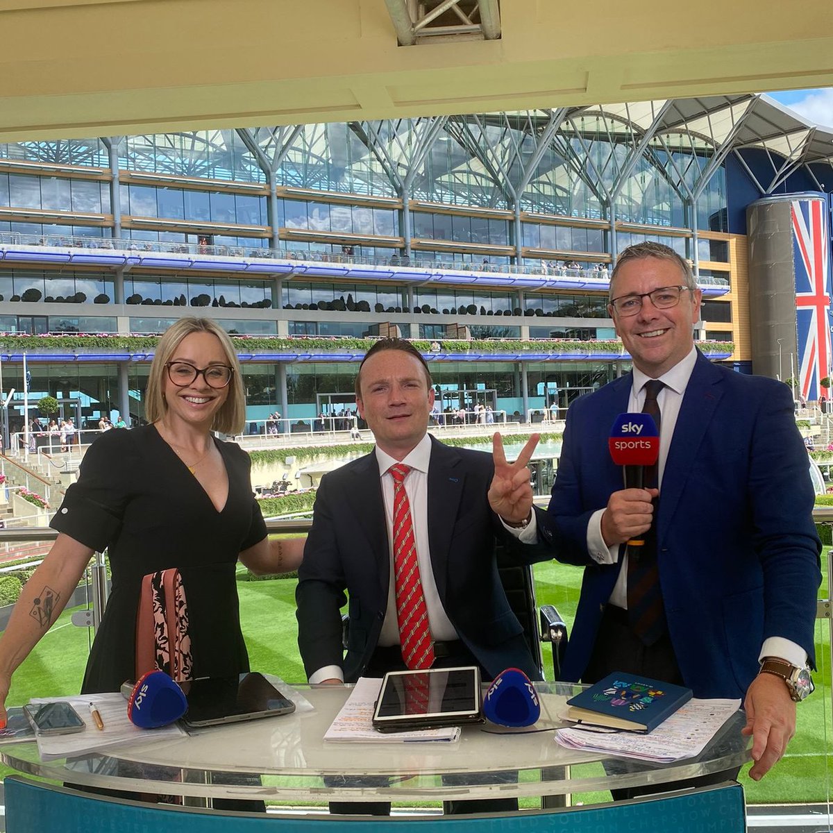 Ready for King George day at <a href="/Ascot/">Ascot Racecourse</a> - live now on <a href="/SkySportsRacing/">Sky Sports Racing</a>! 📸