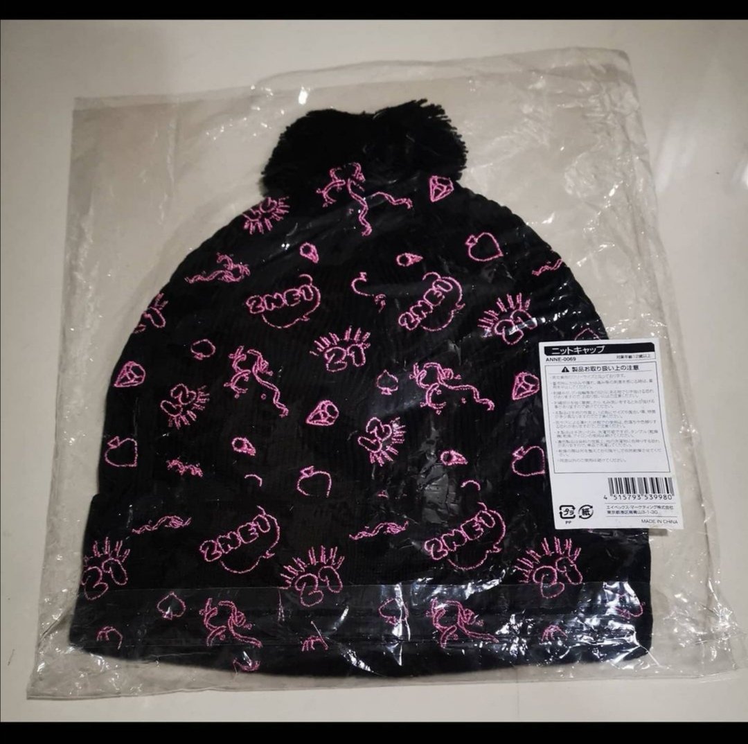 xuntilwheneverx's tweet image. [AVAILABLE]

2NE1 Fanclub Event 2014 - Knit Cap

Price: 1600php

2NE1 Goods for YG Family Concert in Japan - Knit Cap

Price: 1500php

#2ne1 #Bom #Dara #CL #Minzy #BlackJacks