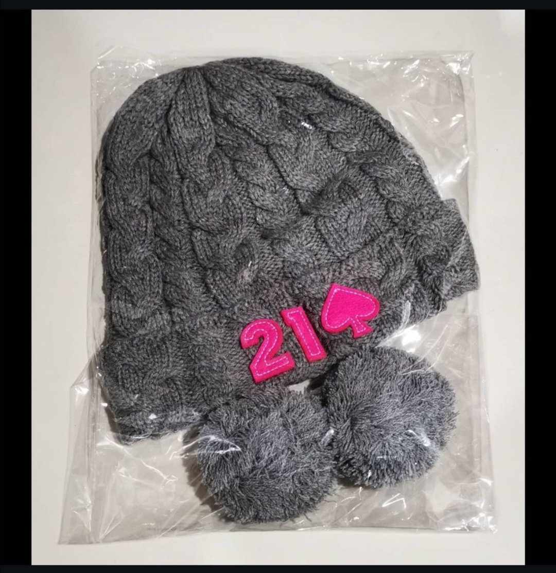 xuntilwheneverx's tweet image. [AVAILABLE]

2NE1 Fanclub Event 2014 - Knit Cap

Price: 1600php

2NE1 Goods for YG Family Concert in Japan - Knit Cap

Price: 1500php

#2ne1 #Bom #Dara #CL #Minzy #BlackJacks