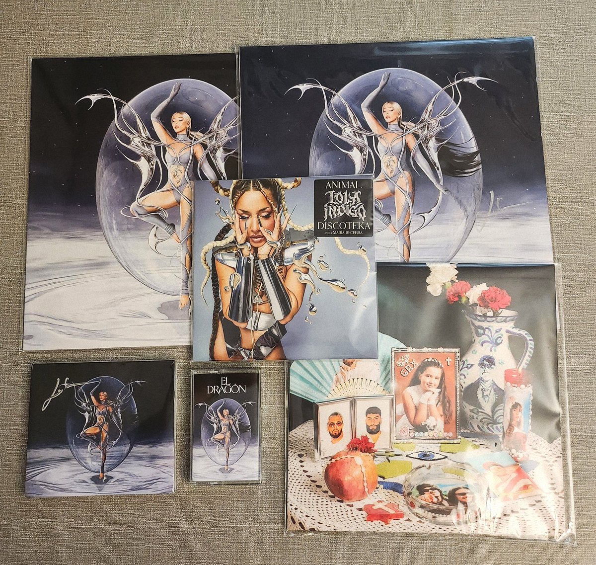 AlvaroDallas's tweet photo. La satisfacción de ver la colección completa uf 🔮💗🐉 @lolaindigomusic https://t.co/olvBgaFRRn