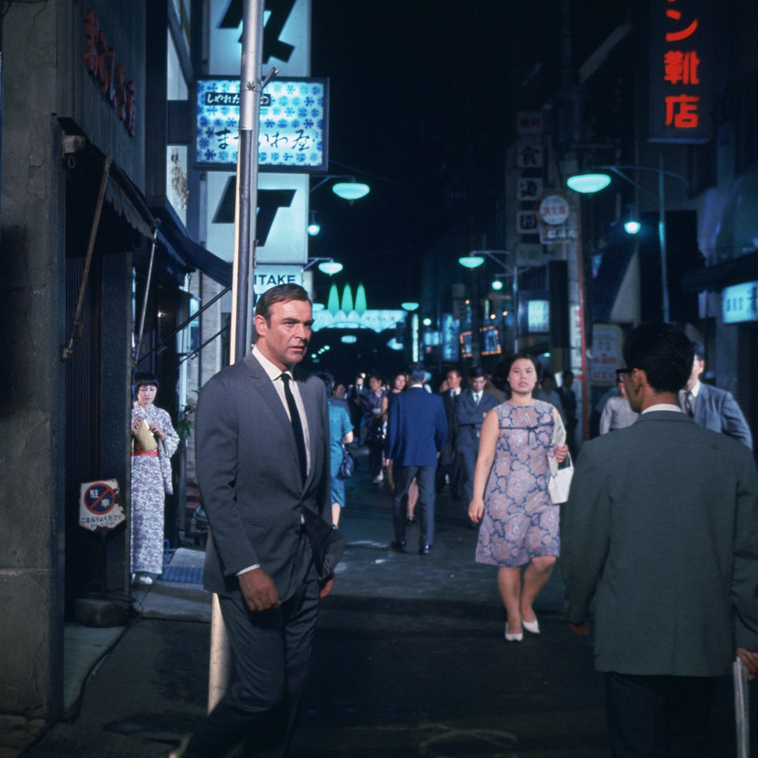 007's tweet photo. Today in 1966, Sean Connery arrived in Japan to film YOU ONLY LIVE TWICE. https://t.co/CFBCXbFbsd