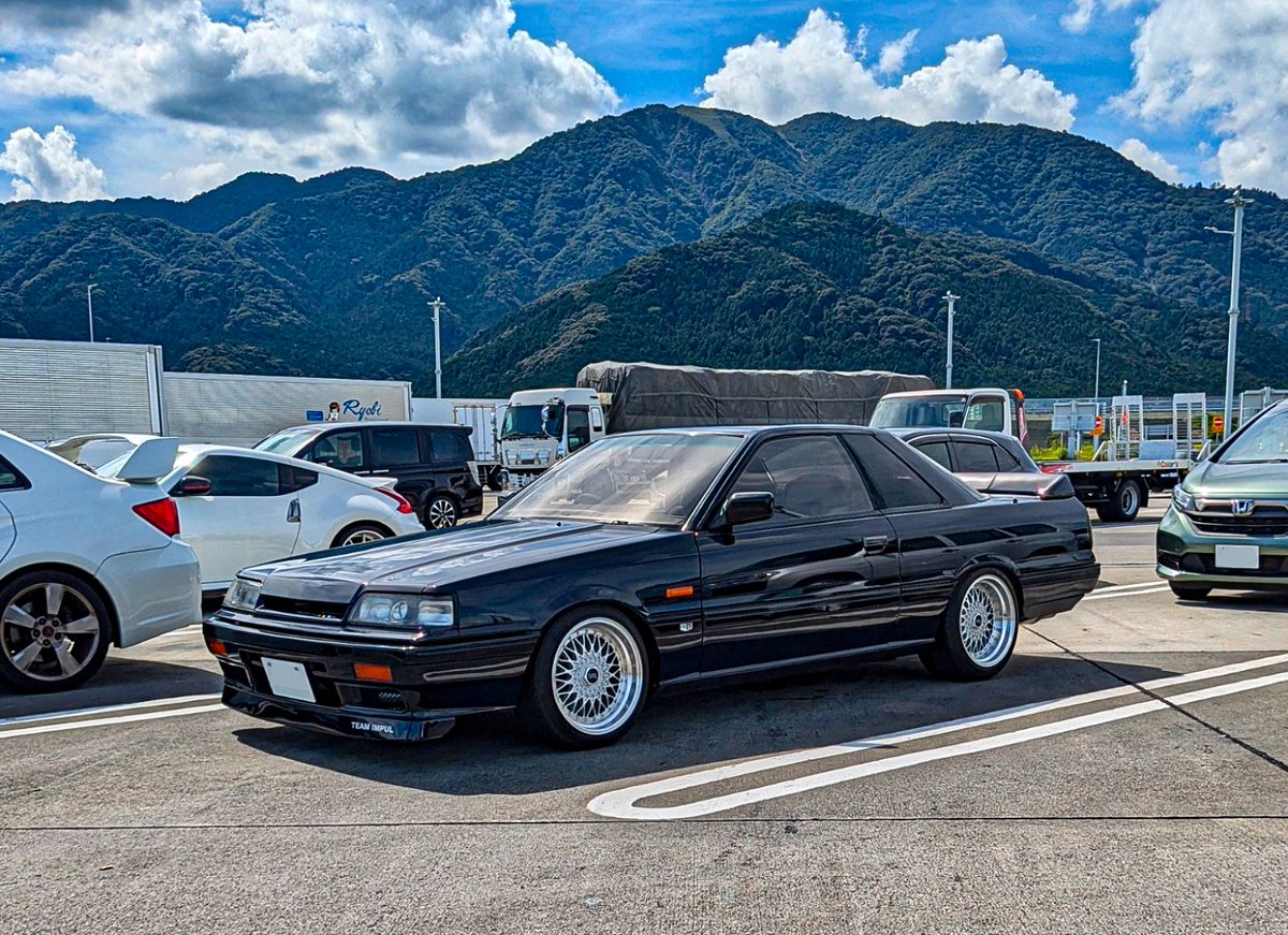 『クルウチ』にお邪魔してきた
自動車屋さんってより?行きつけのカフェかと思う程のアットホーム感。
#CREWCH