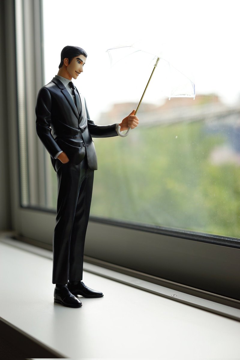 和山やま先生のギャグセンスがすごい好きなんですよね…ドストライクで。

漫画の表紙を作らせていただいたんですが、本当は口閉じ🙂なんですが、狂児はニヒルな笑顔が印象的なので、せめて表情だけでもと、キャラ愛を忍ばせてます…

#和山やま ＃成田狂児 #ワンフェス2024s