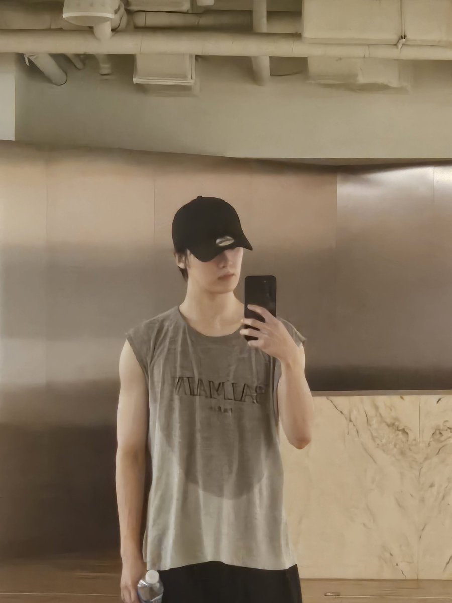 offclASTRO's tweet photo. 힘들두앙
로하 보고싶두앙
주말인데 잘 쉬고 있나요~~비가 왔다가 안왔다 그러네요🥲빗길 조심하고💜 행복한 하루 보내요 https://t.co/f5NYd0AhKO