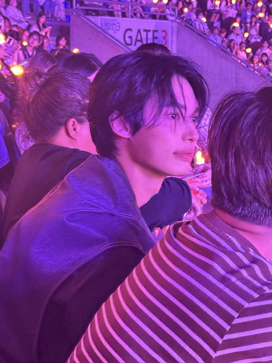 riize_archives's tweet photo. [240727] Win Metawin (Thai Actor) spotted at RIIZE FAN-CON ‘RIIZING DAY’ in Bangkok https://t.co/kqmVhQH6UV