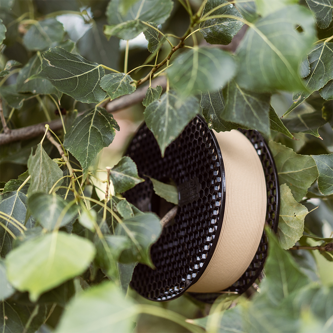 🚨 New Prusament Woodfill Linden Light just dropped!
It looks like wood, feels like wood, and smells like wood 🌳
Why is it special:
👌 non-abrasive and optimized for regular 0.4mm brass nozzles
☔️ no drying is needed before printing
🎨 can be stained like wood
♻️ made from wood