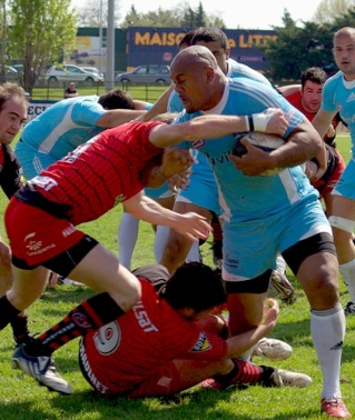 rugbysphere's tweet photo. Jonah Lomu avec Marseille-Vitrolles face à Graulhet, lors de son court passage en France

#rugby #rugbyvintage #Jonahlomu https://t.co/7m8ri99Ajz