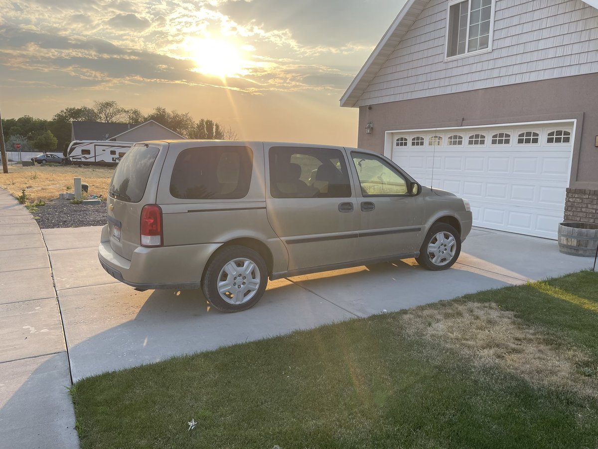 RyanDDowns's tweet photo. 2006 @Chevy #Uplander
US$1872
Runs well. Battery replaced last year. The starter needs replaced. Well taken care of. One slight dent on the hatch door of which someone had hit-and-run. Must pick up/no delivery.
As-is. All sales final. Cash only.
https://t.co/oUhd3kYrOd https://t.co/vZTqCjKIxg